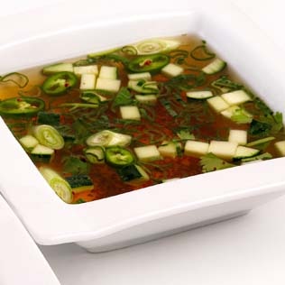 Sopa fría de pepino picante